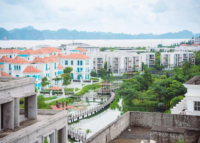 Crystal Holiday Ha Long Hotel